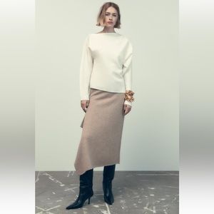 Ruffle skirt 100% wool (NWT)